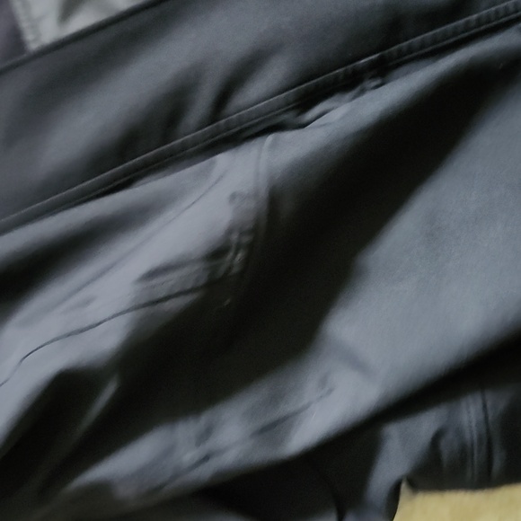 Lululemon Rain Jacket - Picture 9 of 13